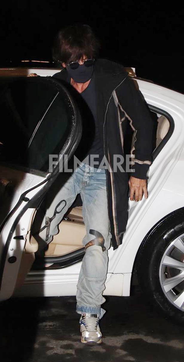 Shah Rukh Khan clicked at the airport