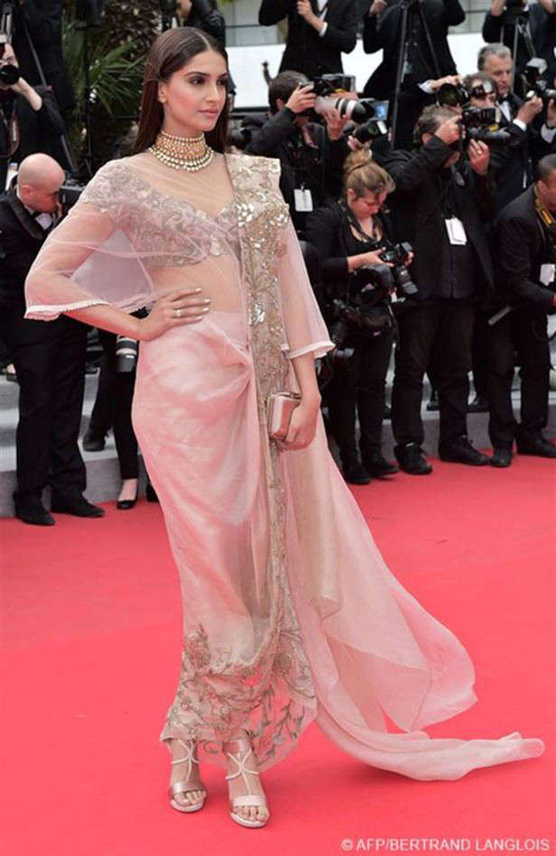 20 Pictures that show Sonam Kapoor's unique draping styles in the
