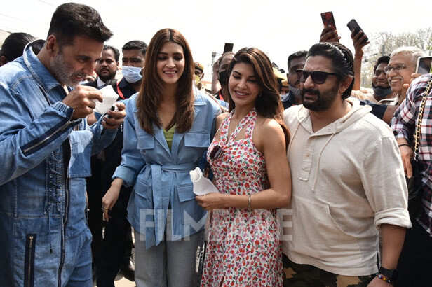 Akshay Kumar, Kriti Sanon, Jacqueline Fernandez, Arshad Warsi