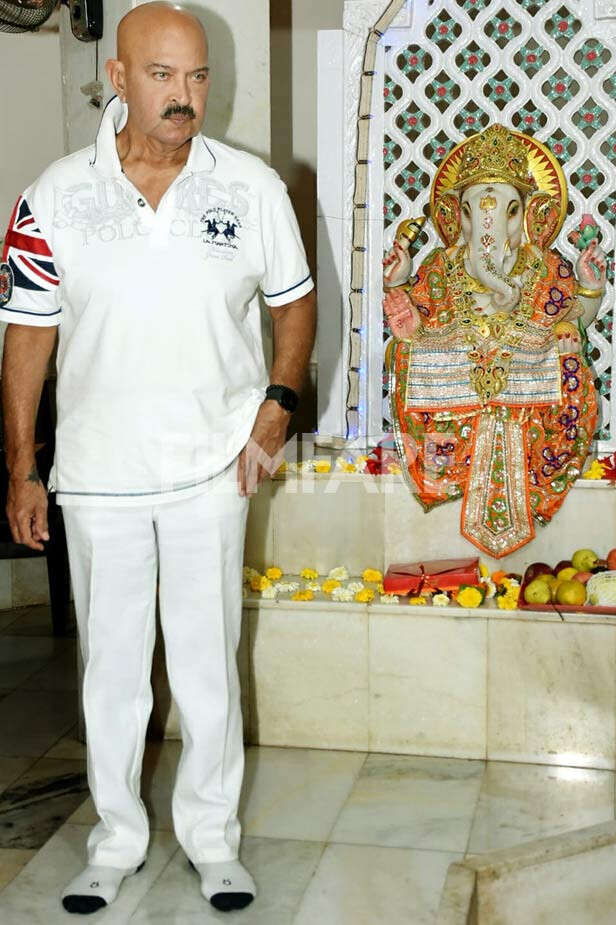 Photos Rakesh Roshan and Pinkie Roshan perform pooja at a Shiv temple
