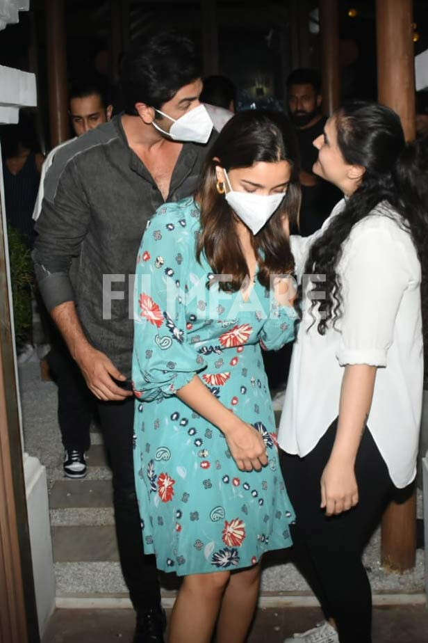 Alia Bhatt stuns in printed mini dress with Ranbir Kapoor for dinner date