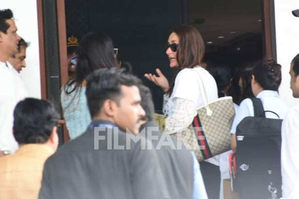 Kareena Kapoor Khan is all smiles as she's spotted with Jeh at the ...