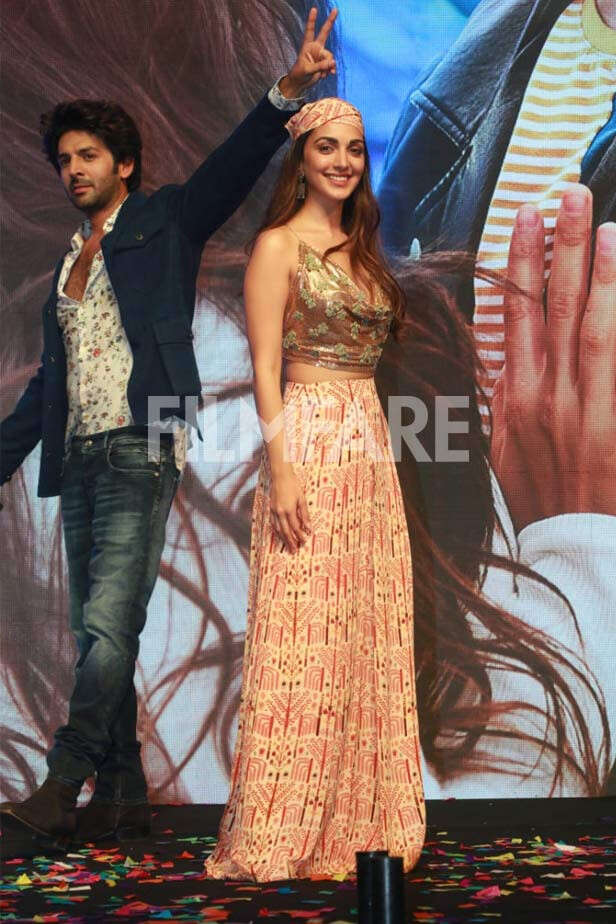 Kiara Advani And Kartik Aaryan Were Snapped While Promoting Bhool ...