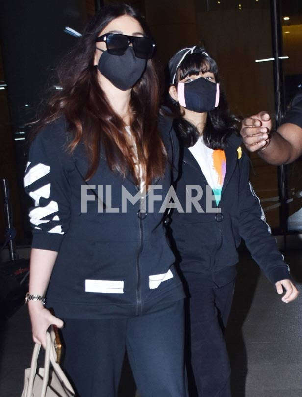 Aishwarya Rai Bachchan and Aaradhya Bachchan at the airport