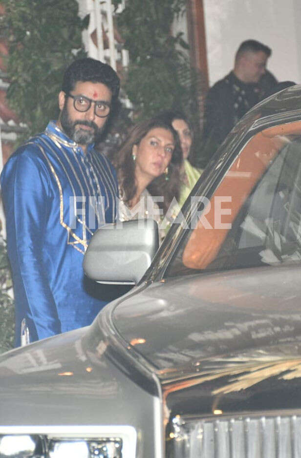 Amitabh Bachchan, Aishwarya Rai Bachchan, Abhishek Bachchan, And Others ...