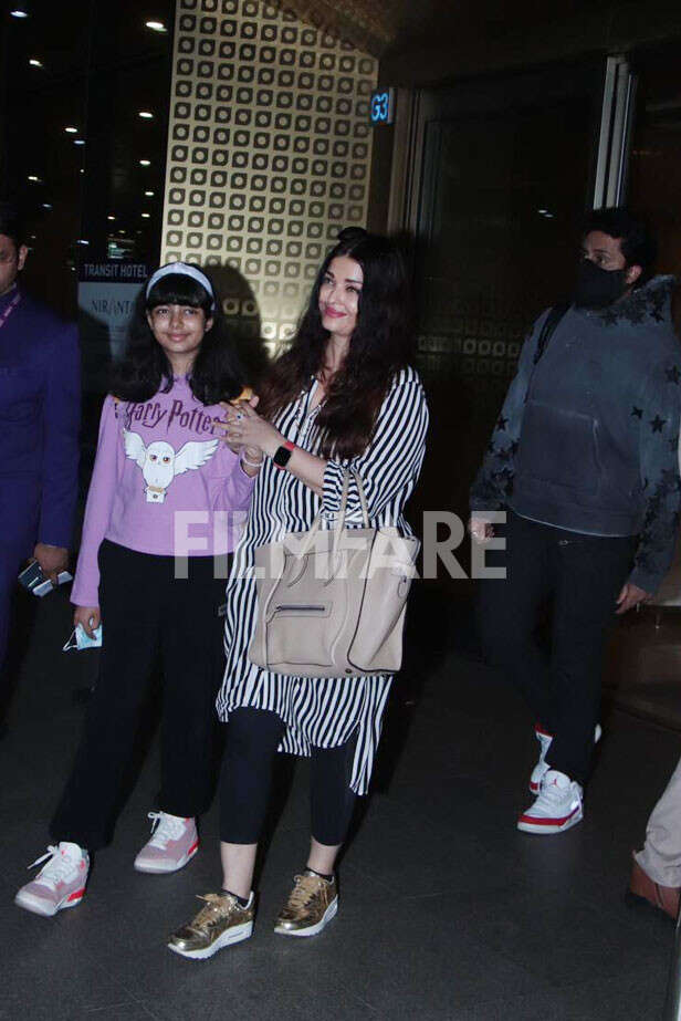 Aishwarya Rai Abhishek Bachchan at Airport