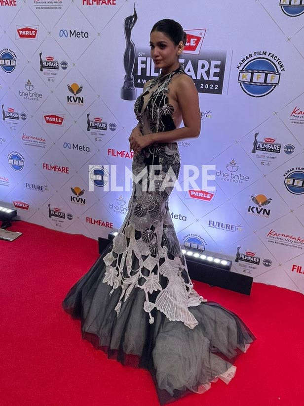 Saniya Iyyapan at Filmfare Awards South 2022 Red Carpet