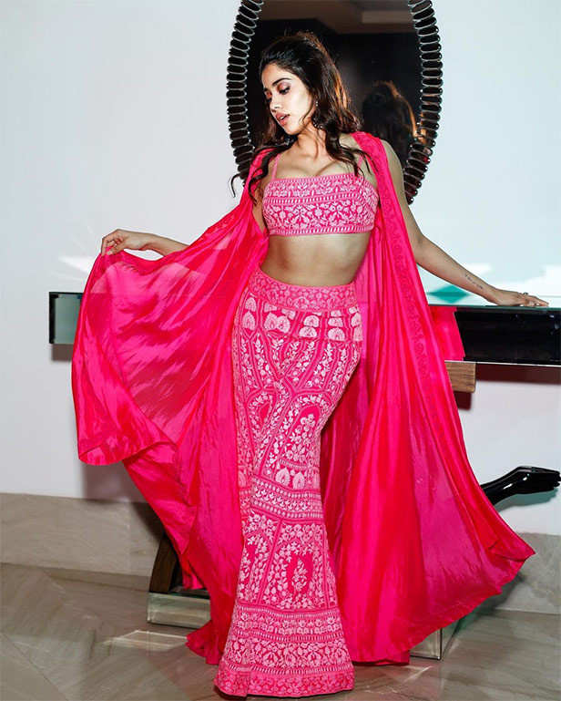 Janhvi Kapoor Mili promotion in Pink Dress