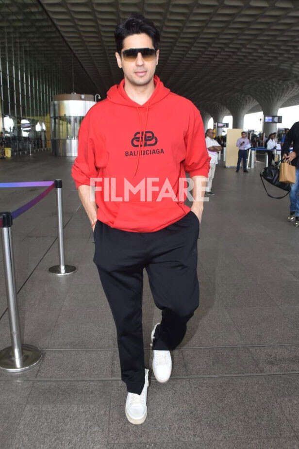 Sidharth Malhotra clicked in the cu