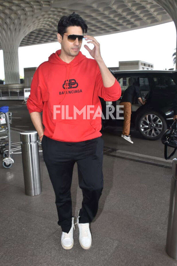 Sidharth Malhotra clicked in the cu