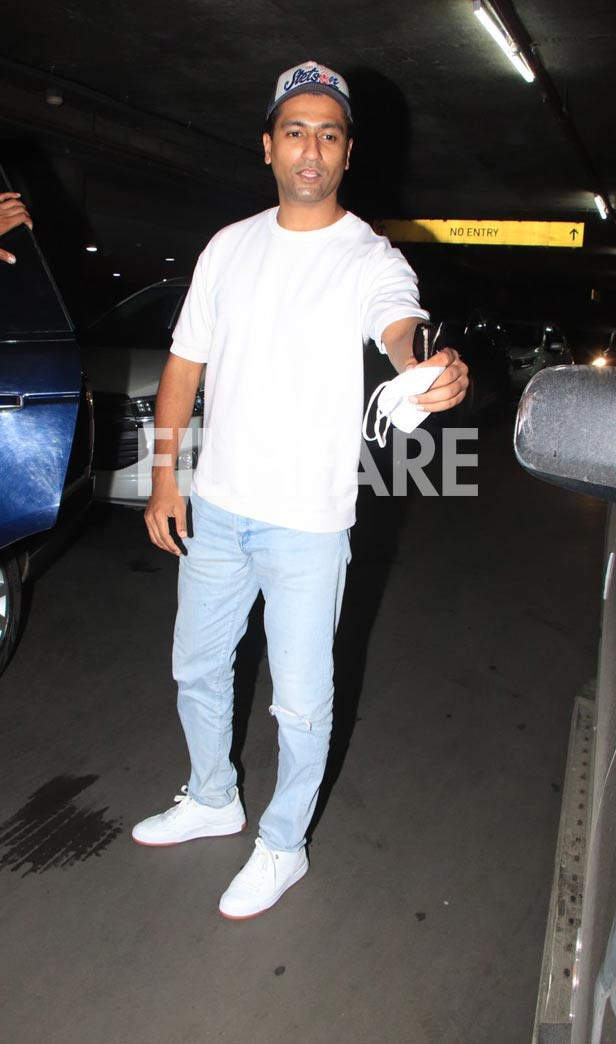 Vicky Kaushal clicks in the city