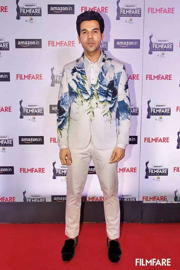 Filmfare Throwback: Best tuxedos worn by actors at the Filmfare Awards