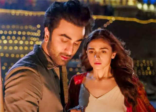 Stills From Brahmastra That Showcases Ranbir Kapoor And Alia Bhatt’s ...