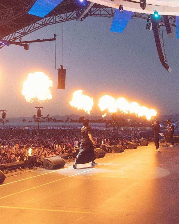 Diljit Dosanjh adds Punjabi Punch to second Coachella performance in white  tehmat-kurta styled with sneakers. All pics