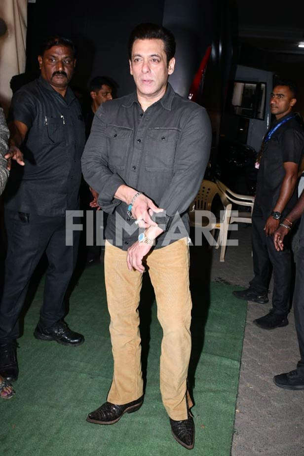 Salman Khan arrives in style, Varun Dhawan, Karan Johar and Farah Khan join  IIFA conference | Entertainment Gallery News - The Indian Express