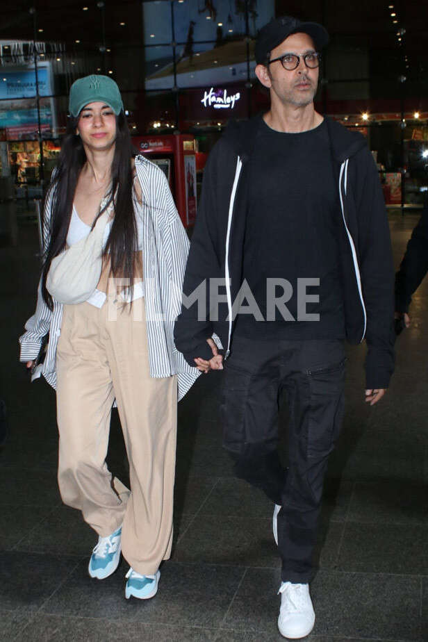 Hrithik Roshan and Saba Azad hold hands as they get photographed at the ...