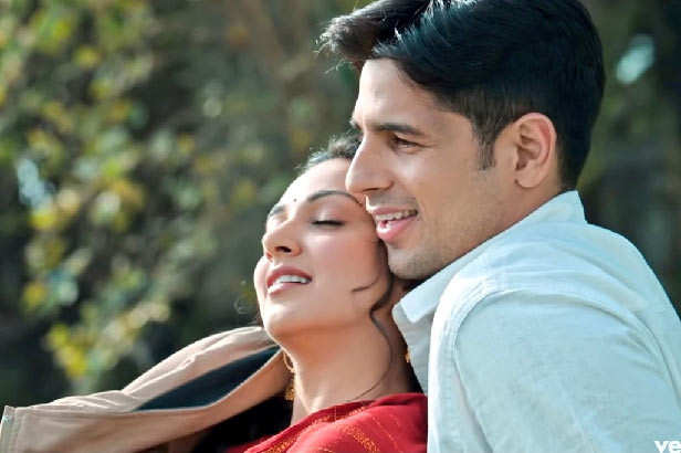 Before Shershaah Release With Sidharth Malhotra, In A Glorious White  Pantsuit And Lace Bralette, Kiara Advani Means Serious Business