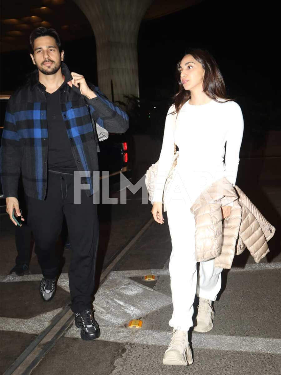 Sidharth Malhotra and Kiara Advani jet off for a year-ender holiday in ...