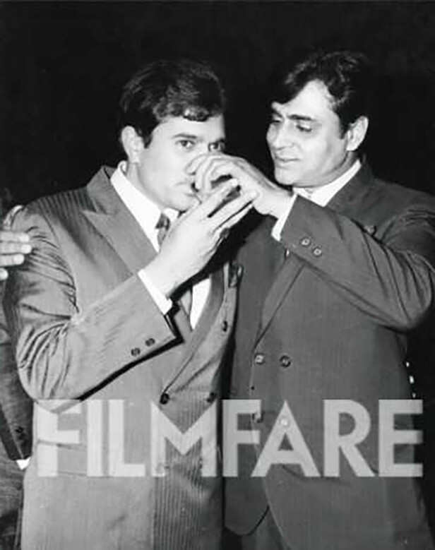 Birth Anniversary Rajesh Khanna’s candid moments from the Filmfare