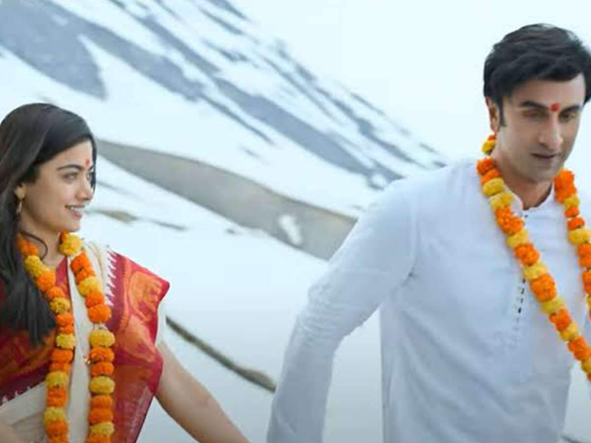 Animal: Stunning stills of Ranbir Kapoor and Rashmika Mandanna's ...