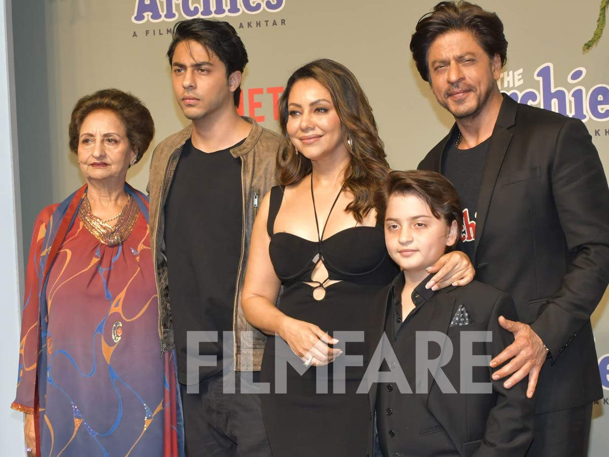 The Archies screening: Shah Rukh Khan, Gauri, Aryan and AbRam turn up ...