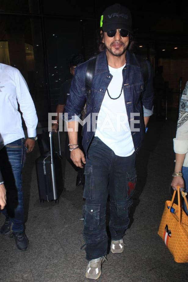 Shah Rukh Khan Gets Clicked In His Dunki Look At The Airport See Pics 