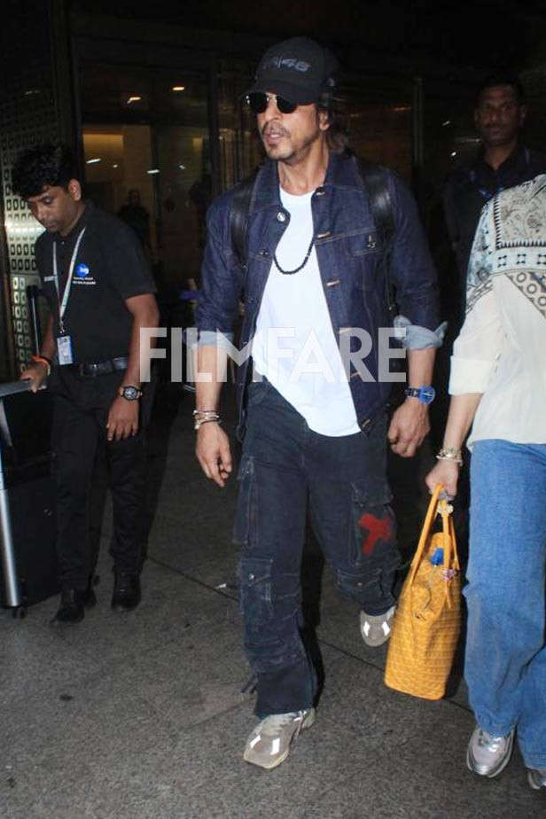 Shah Rukh Khan Gets Clicked In His Dunki Look At The Airport See Pics 