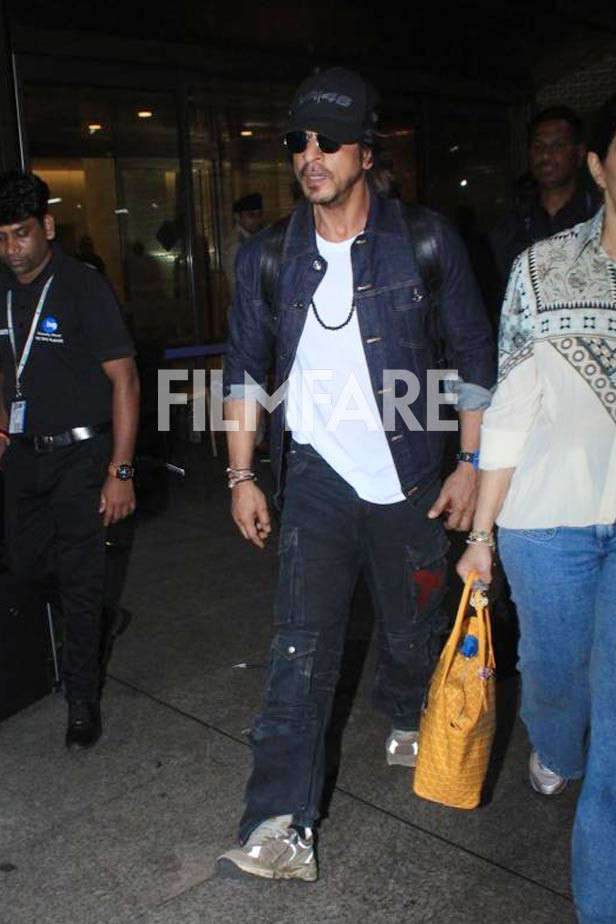 Shah Rukh Khan Gets Clicked In His Dunki Look At The Airport See Pics 