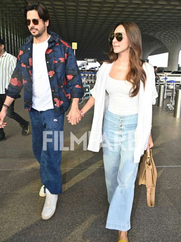 Sidharth Malhotra And Kiara Advani Turn Up In Style At The Airport See Pics