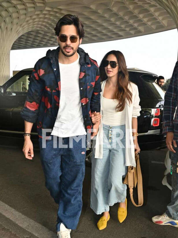 Sidharth Malhotra and Kiara Advani turn up in style at the airport. See ...