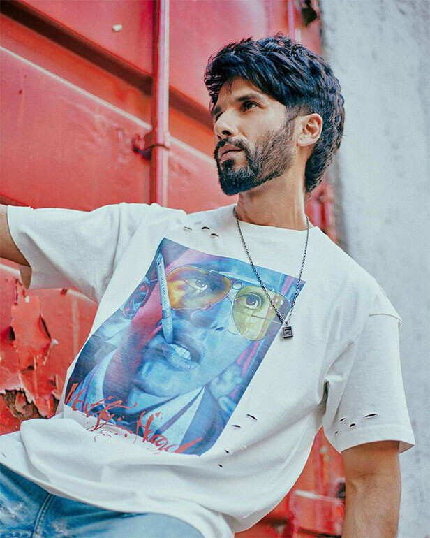 Shahid Kapoor and Raashii Khanna serve snazzy appears to be like for the promotions of Farzi 15 Farzi Farzi Farzi