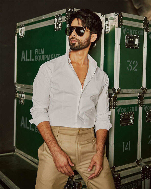 Shahid Kapoor and Raashii Khanna serve snazzy appears to be like for the promotions of Farzi 7 Farzi Farzi Farzi