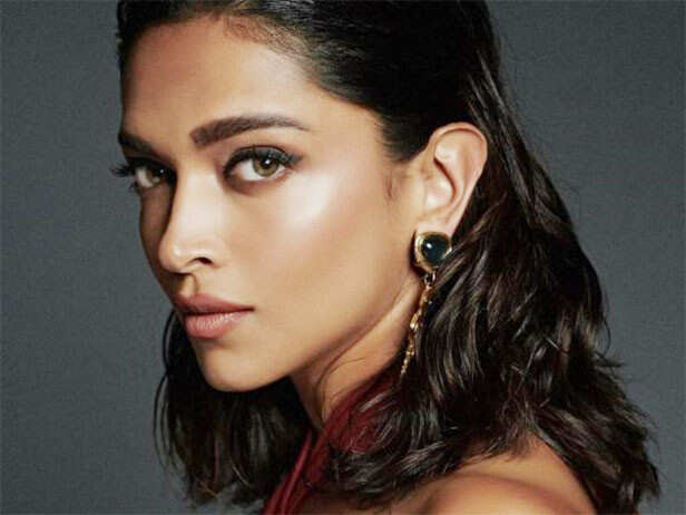 Bollywood actress acing the glass skin trend | Filmfare.com