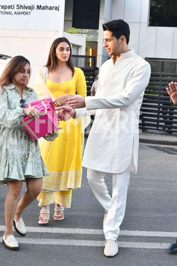 Sidharth malhotra best sale kurta pajama