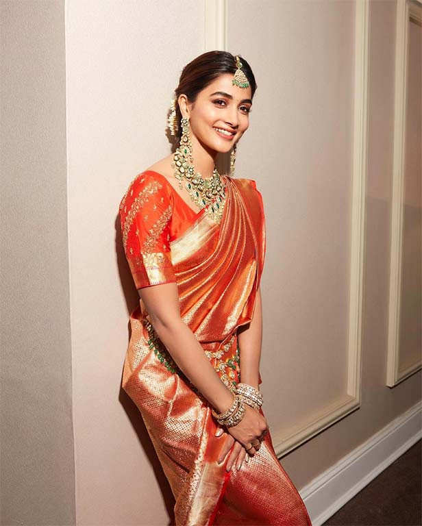 Pooja Hegde Paints A Picture Of Elegance In Traditional Golden Saree Check  Out The Divas Most Beautiful Saree Looks  News18