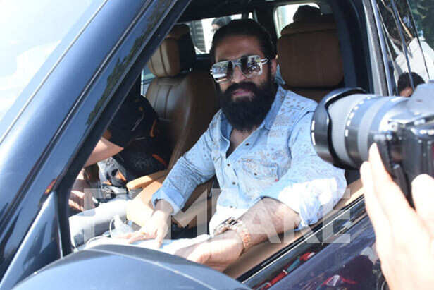 KGF's star Yash gets clicked at the airport | Filmfare.com