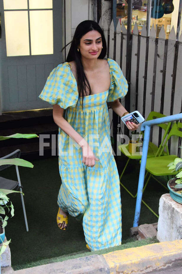 Athiya Shetty glows as she gets snapped in the city. See pics ...