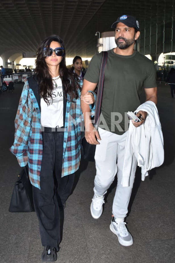 Farhan Akhtar and Shibani Dandekar make a stylish appearance at the ...