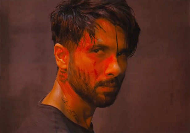 Shahid Kapoor's promotional looks for Jersey are a hot damn blast of co-ord  sets | PINKVILLA