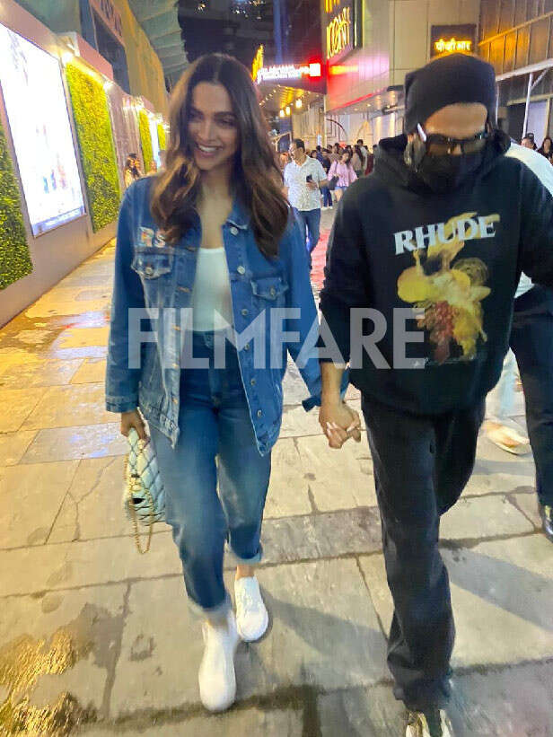 Deepika Padukone And Ranveer Singh Turn Up In Style As They Arrive To ...