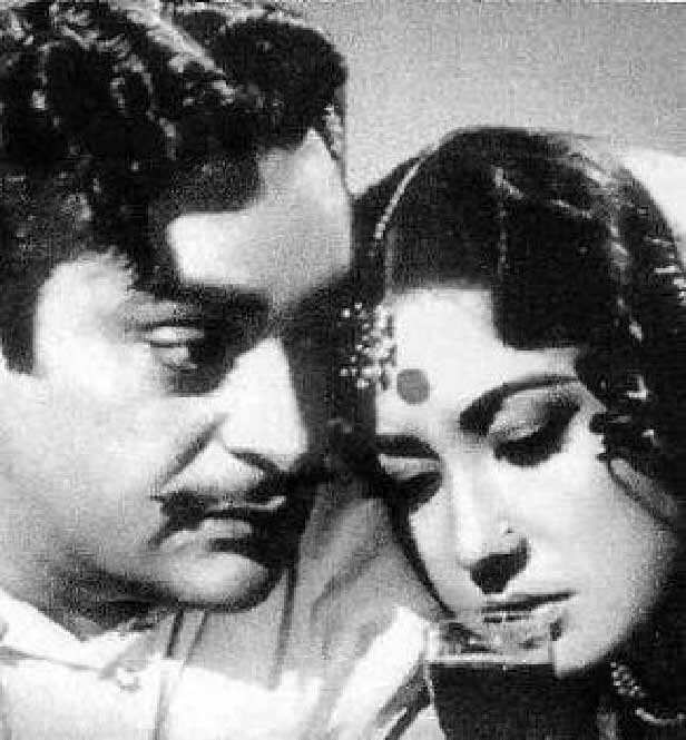 Remembering Guru Dutt: Rare pics of the Pyaasa and Kaagaz Ke Phool ...