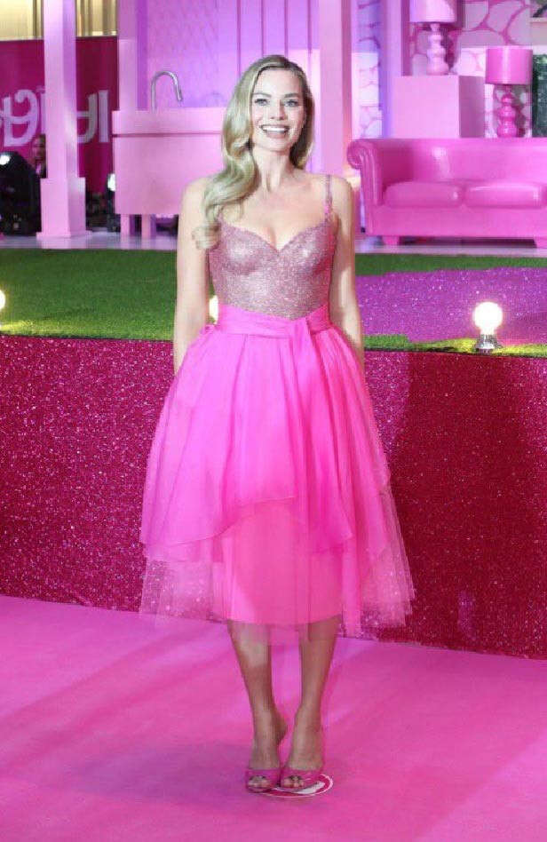 Margot Robbie Looks Fantastic In Pink At The Barbie Premiere In Seoul ...