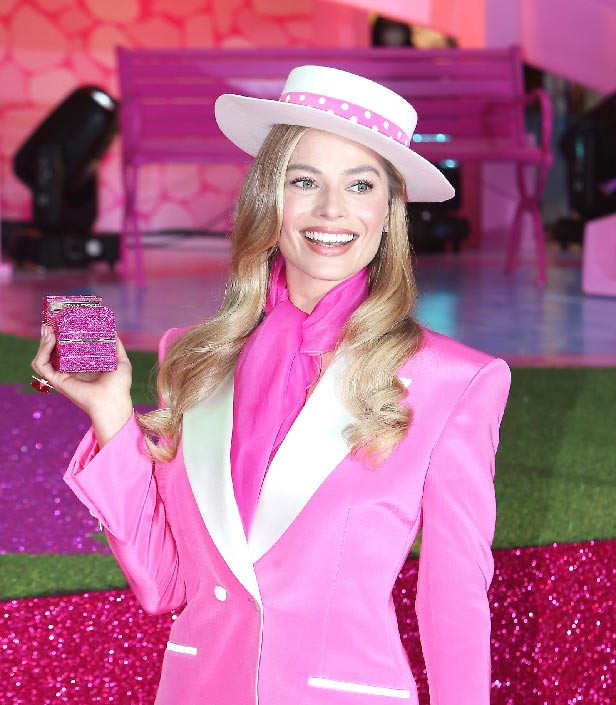 Margot Robbie looks fantastic in pink at the Barbie premiere in Seoul ...