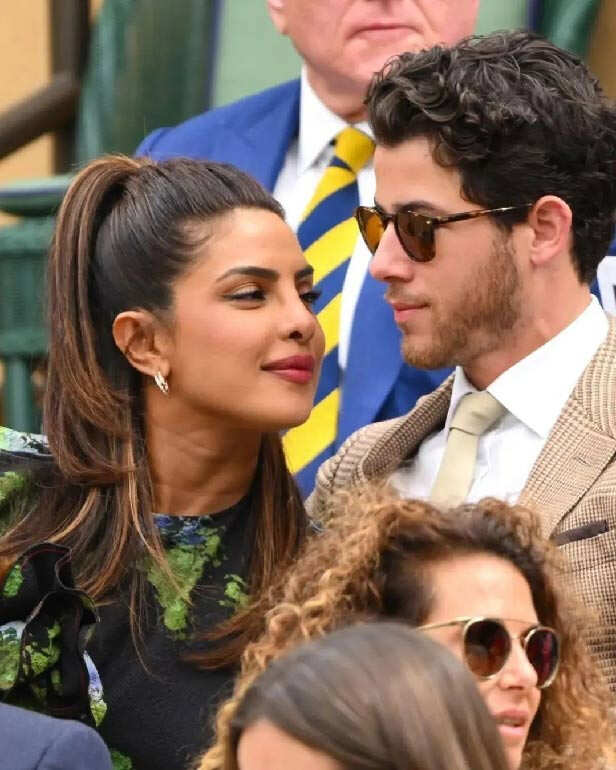 Priyanka Chopra Jonas And Nick Jonas Make A Stylish Appearance At The ...