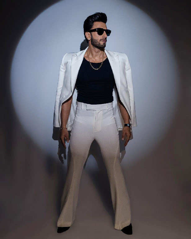 Ranveer Singh Serves Eclectic Fashion Vibes in a Classic White Suit, 'Rocky  Aur Rani Ki Prem Kahani' Shared Pics on Insta