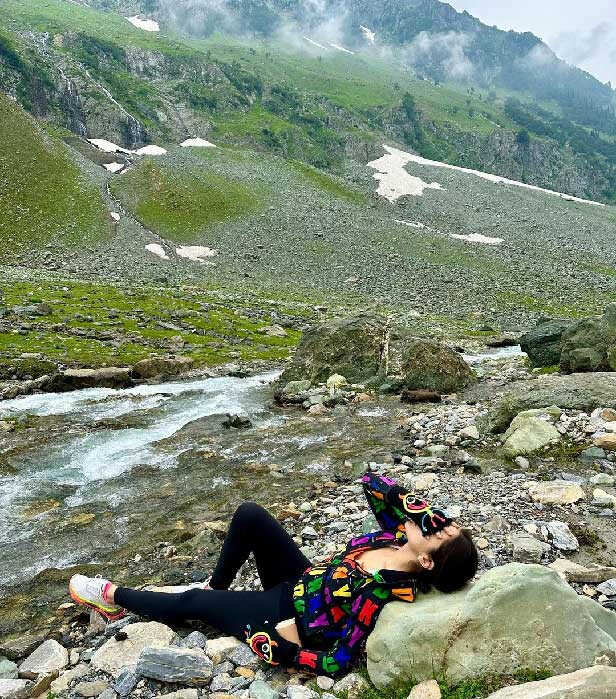 Sara Ali Khan enjoys a holiday in Sonmarg, see pics | Filmfare.com