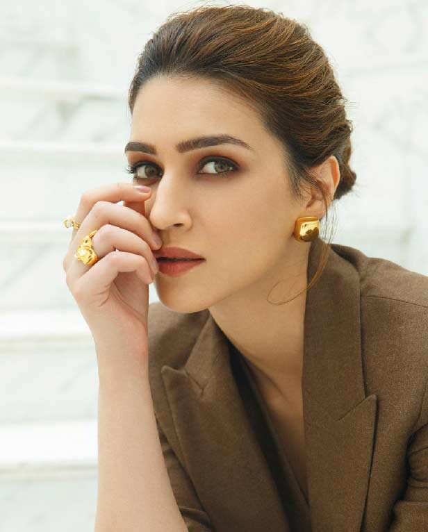 Buy Whimsical Whirl Earrings Online Worn By Kriti Sanon | Suhani Pittie