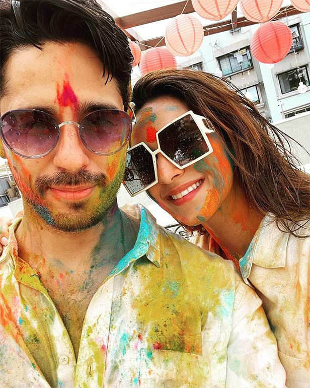 Here Are The Top 30+ Holi Inspired Pre-Wedding Shoot Ideas!