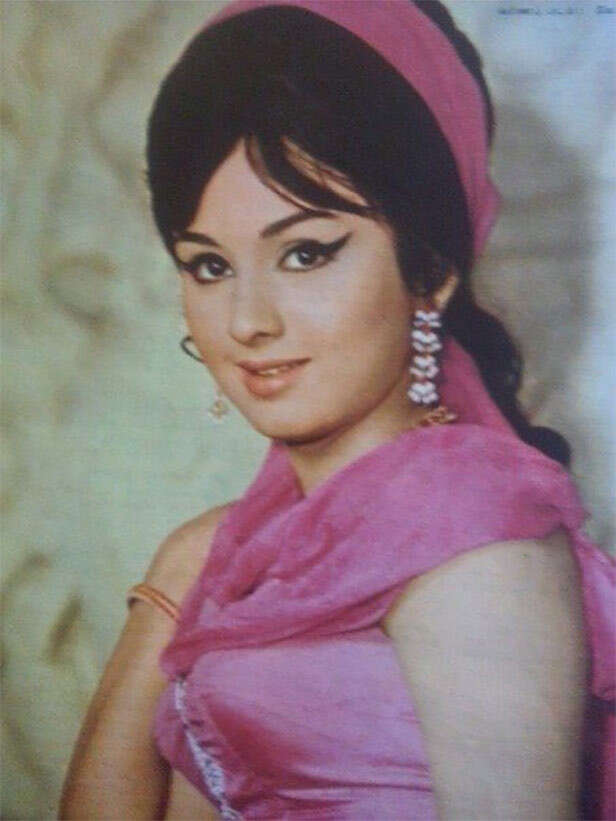 How to ace the winged liner trend by yesteryear actresses | Filmfare.com