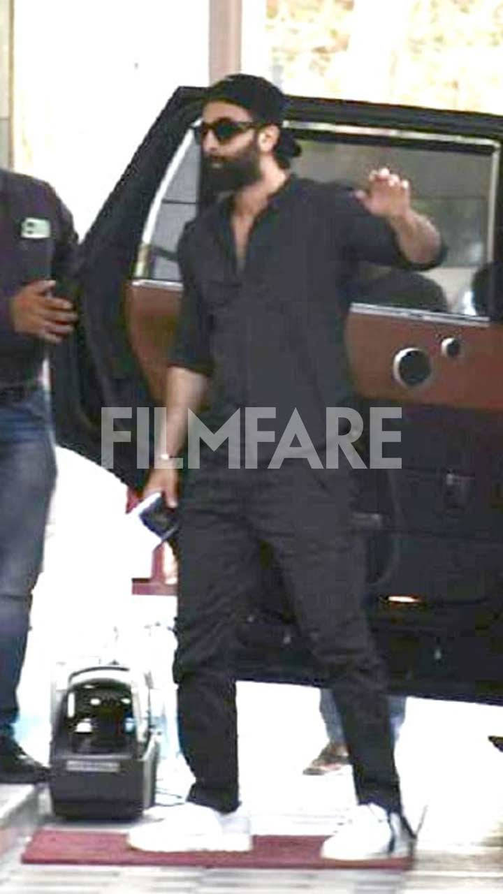 Ranbir Kapoor Dons His Favourite All-Black Look For A Surprise Visit To A  Theater In